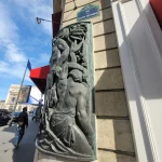 Sculpture  de Drivier- "Faune et bacchante"-Place de l'Opéra,rue du Quatre-septembre- Paris.
Photo: BackinPARIS.