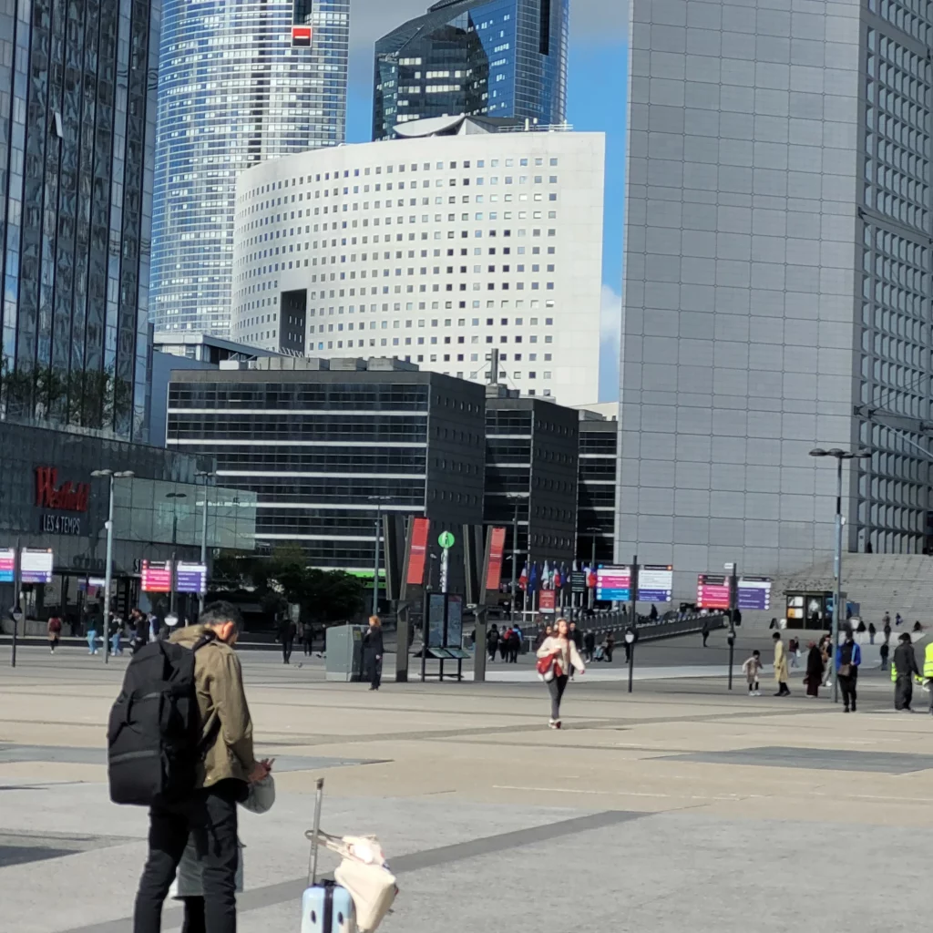 La Défense- Quartier des affaires de Paris - Photo Backinparis.fr
