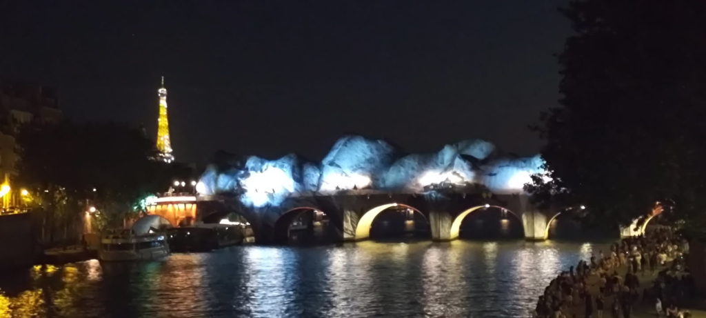 Le Pont Neuf et sa caverne de Platon.
Photo : Backinparis 