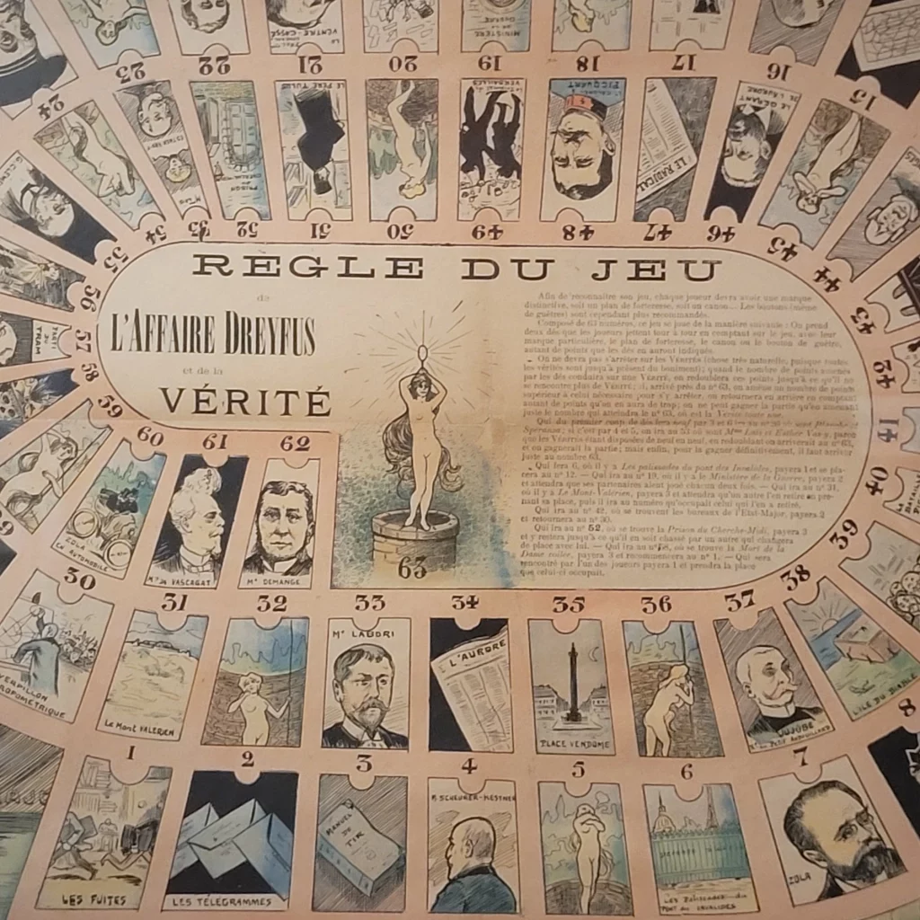 MAHJ - Alfred Dreyfus.
Photo BackinParis.
Le jeu de l"oie