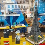 Vitrine LEGO pour les JO de Paris 2024.
Photo Back in Paris 