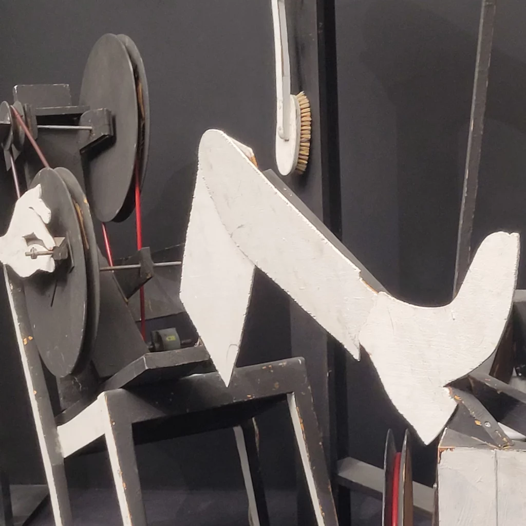 Grand Palais : Exposition " Niki de Saint Phalle, Jean Tinguely, Pontus Hulton"- Oeuvres de Niki de St Phalleet Jean Tinguely 