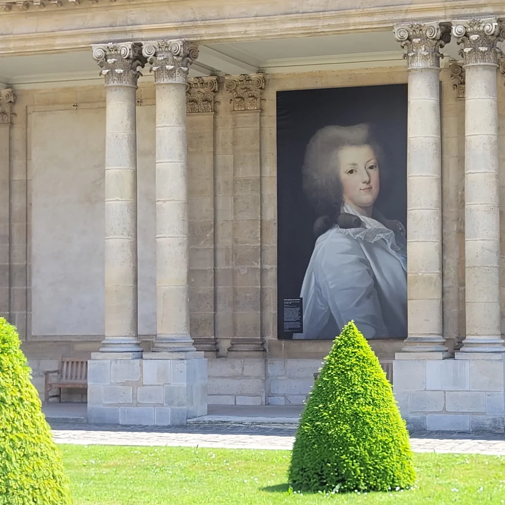 Portrait de Marie Antoinette pour l'Exposition : Le roi Louis XVI , Marie antoinette et la Révolution.
Photo Back in Paris.